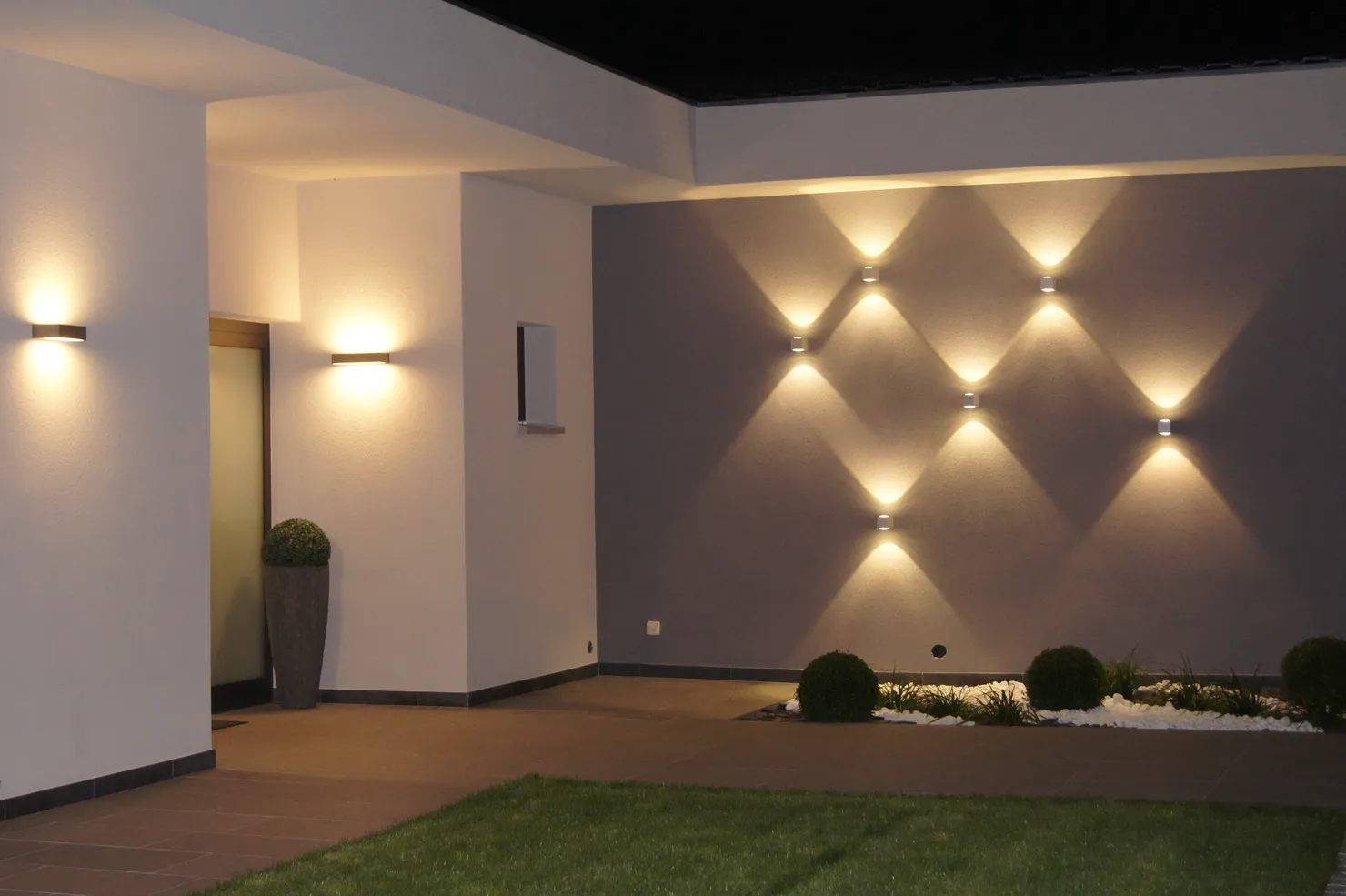 Casa com Luz Casa com Luz - Luminarias para jardim