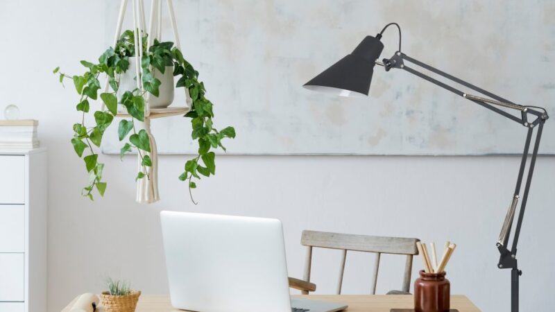 Luminária de Mesa: Como Escolher a Ideal Para Iluminar e Decorar com Estilo