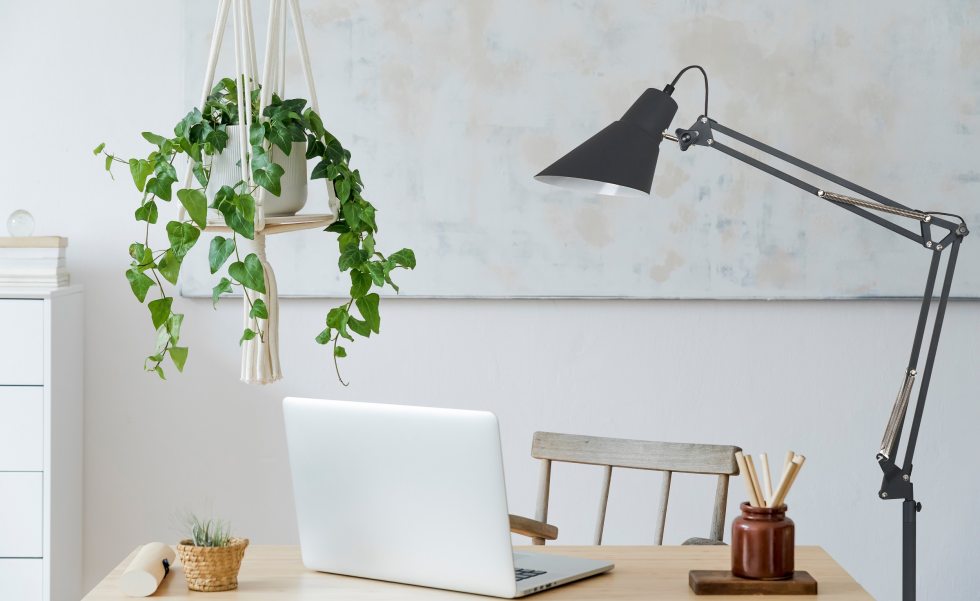 Casa com Luz Luminária de Mesa: Como Escolher a Ideal Para Iluminar e Decorar com Estilo